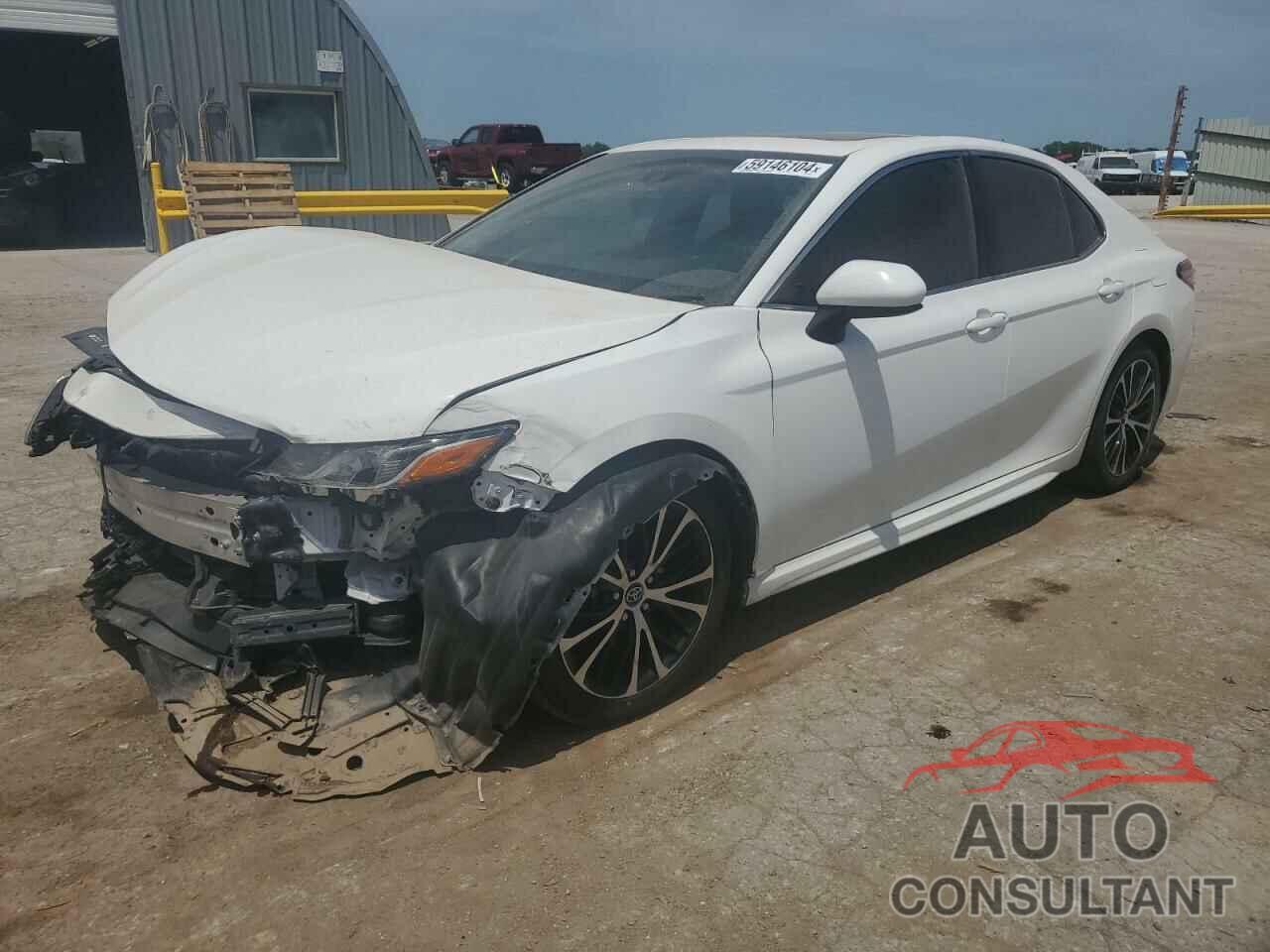 TOYOTA CAMRY 2018 - 4T1B11HK1JU649555