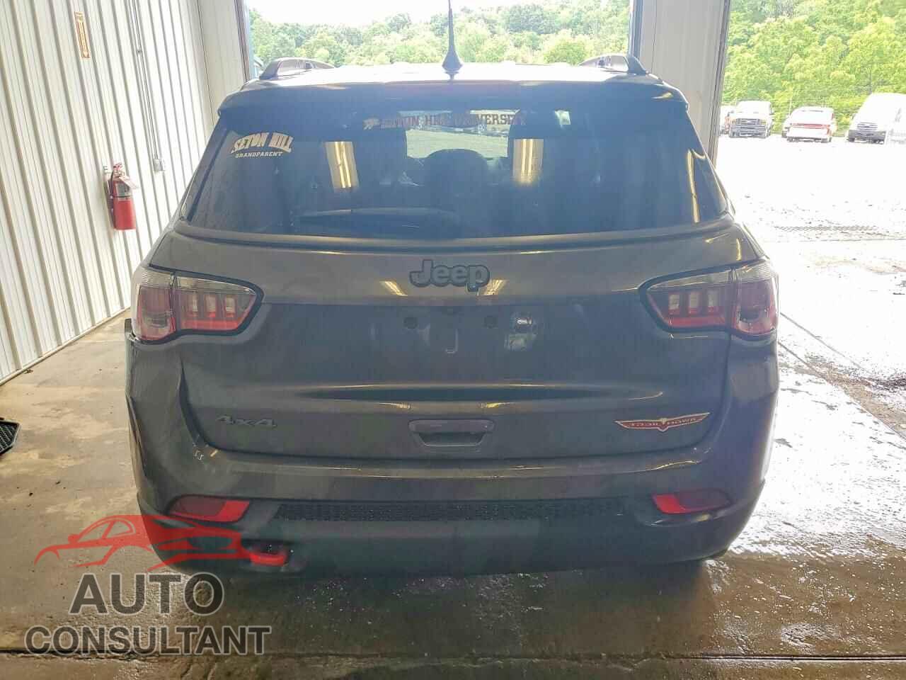JEEP COMPASS 2018 - 3C4NJDDB8JT479164