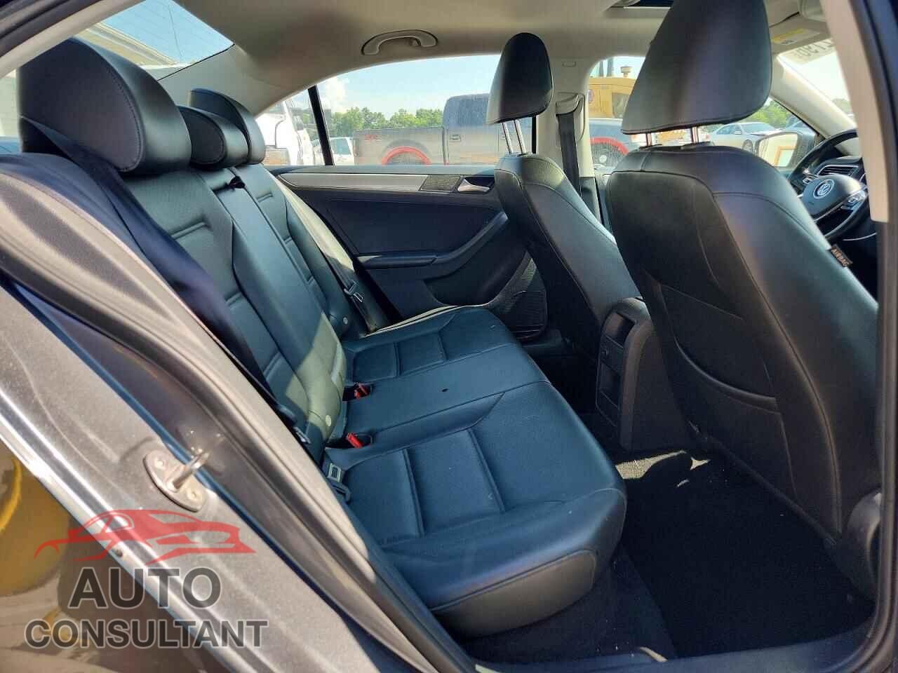 VOLKSWAGEN JETTA 2017 - 3VWDB7AJ7HM240888