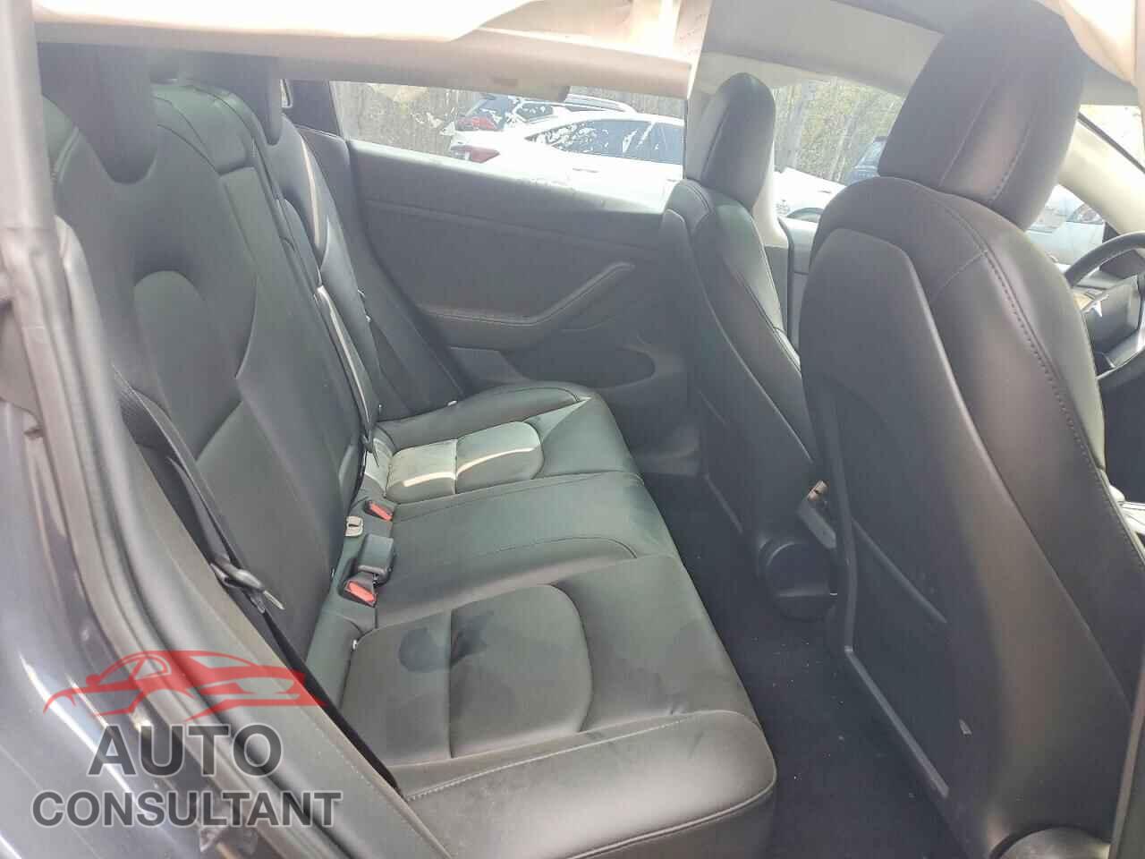 TESLA MODEL 3 2021 - 5YJ3E1EA4MF095465