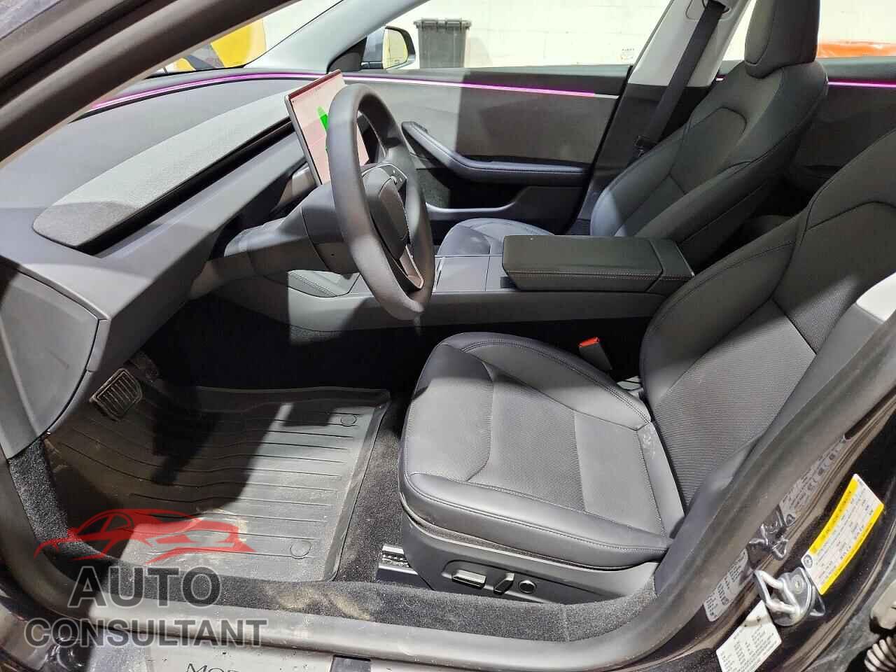 TESLA MODEL 3 2025 - 5YJ3E1EA8SF024962