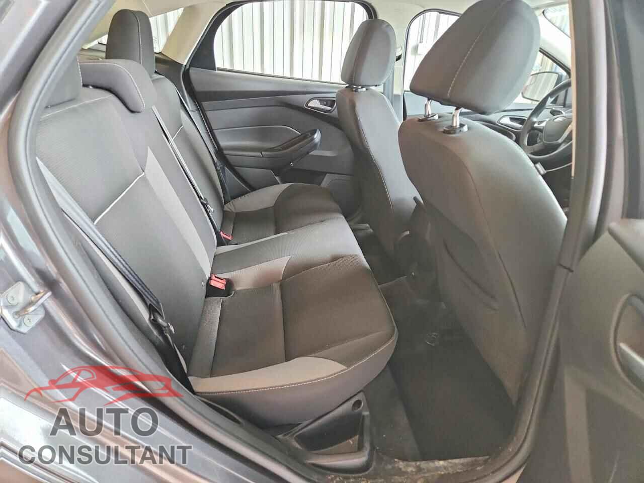 FORD FOCUS 2014 - 1FADP3F21EL197876