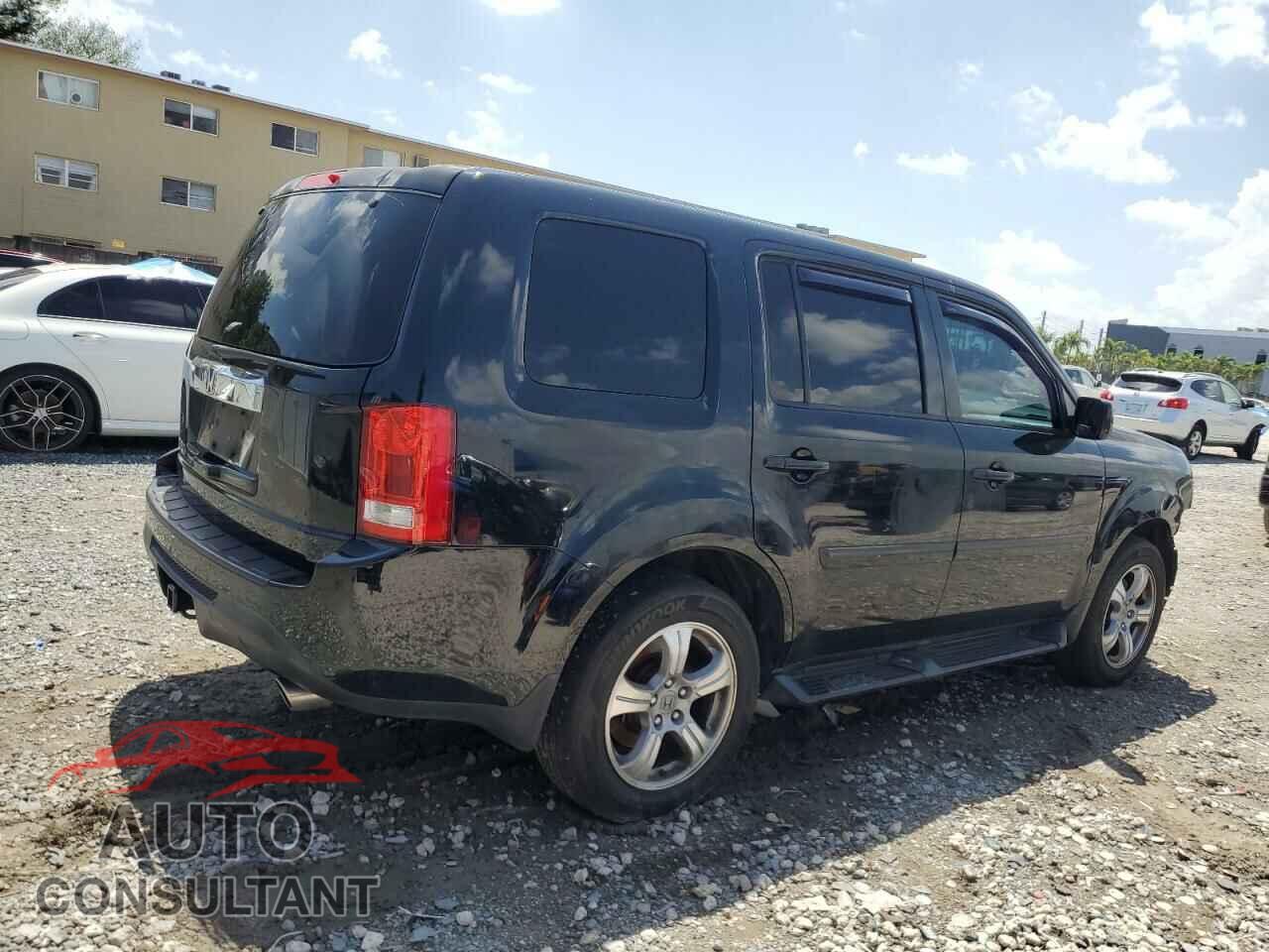 HONDA PILOT 2015 - 5FNYF3H52FB001440