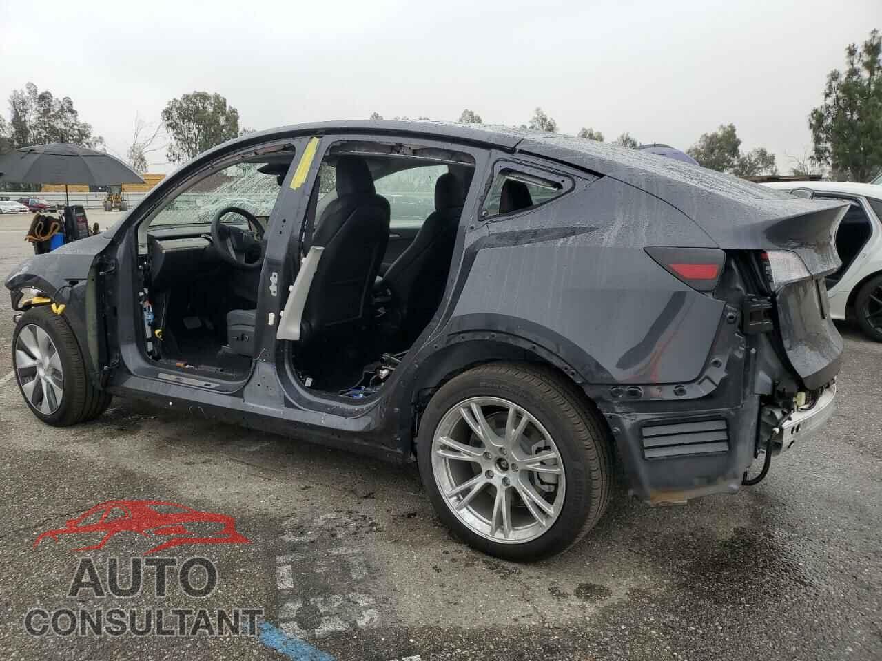 TESLA MODEL Y 2024 - 7SAYGDED5RF093410