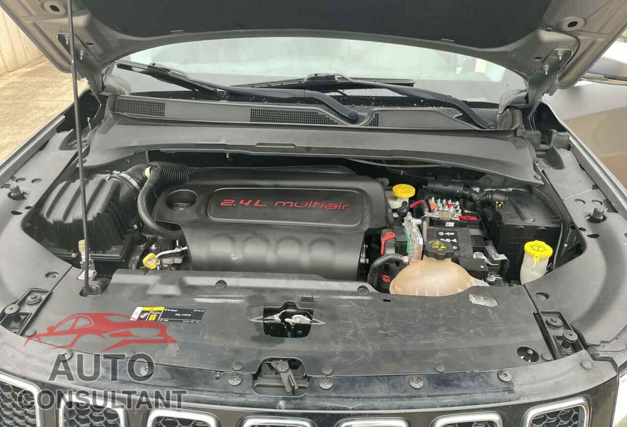 JEEP COMPASS 2018 - 3C4NJCCB0JT358088