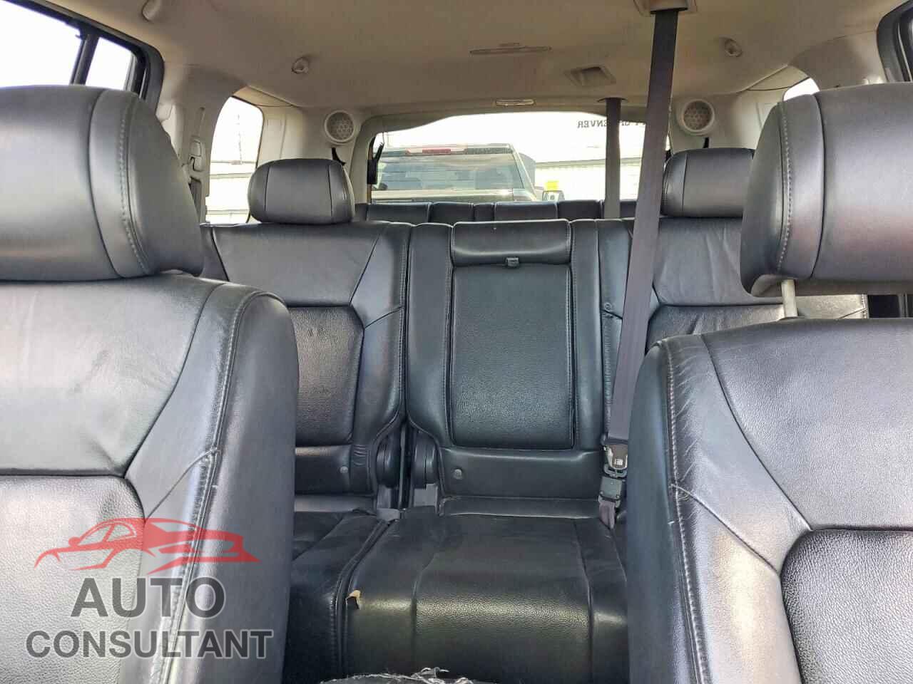 HONDA PILOT 2011 - 5FNYF4H92BB020637