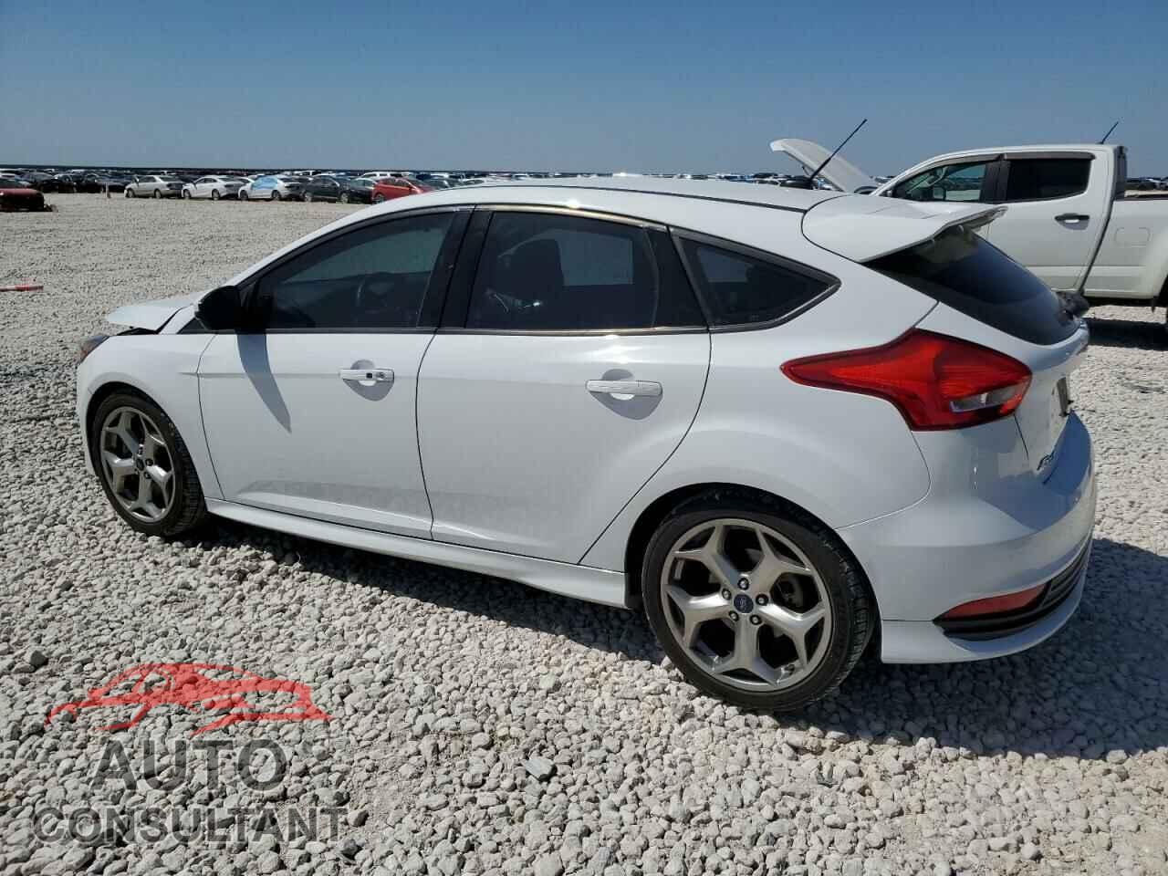 FORD FOCUS 2016 - 1FADP3L95GL318994