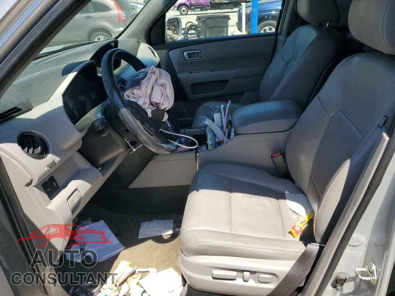 HONDA PILOT 2015 - 5FNYF4H99FB061126