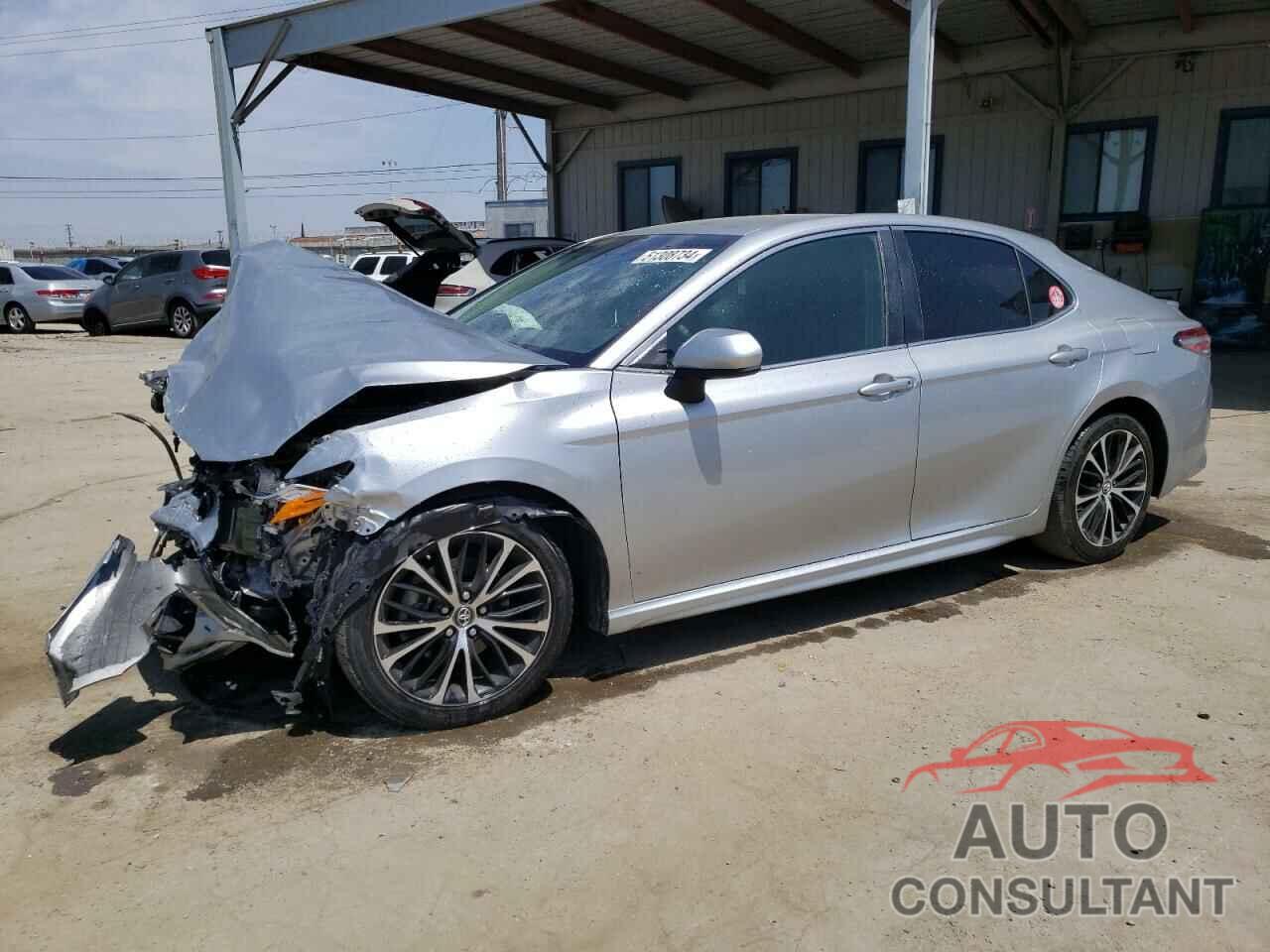 TOYOTA CAMRY 2018 - 4T1B11HK0JU005206