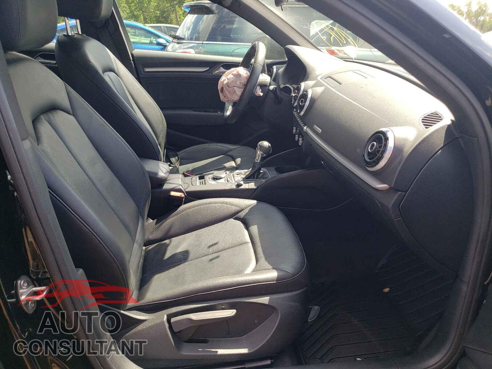 AUDI A3 2017 - WAUB8GFF2H1010960