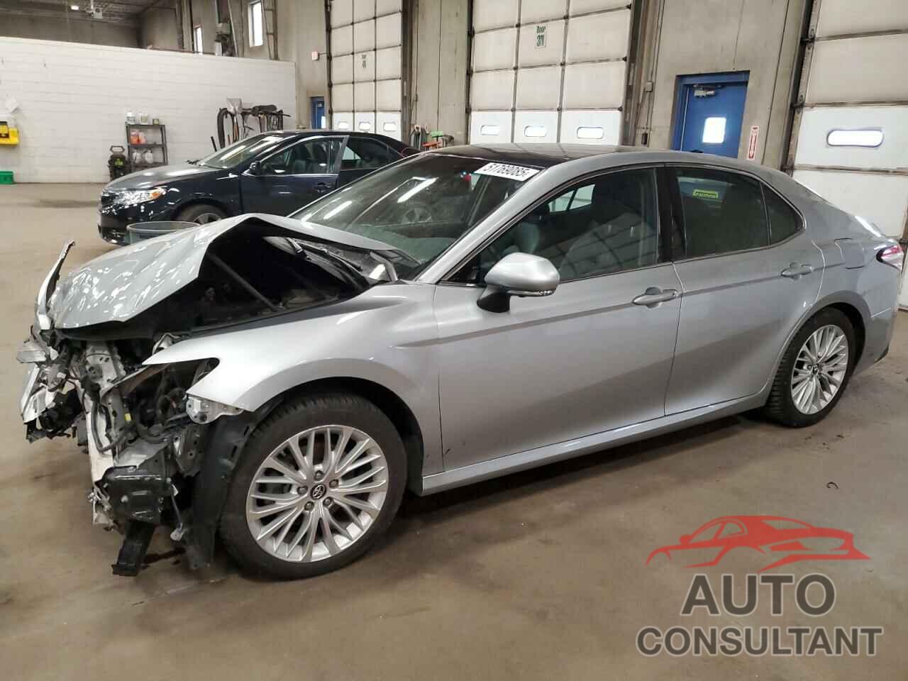 TOYOTA CAMRY 2018 - 4T1B11HK0JU525504