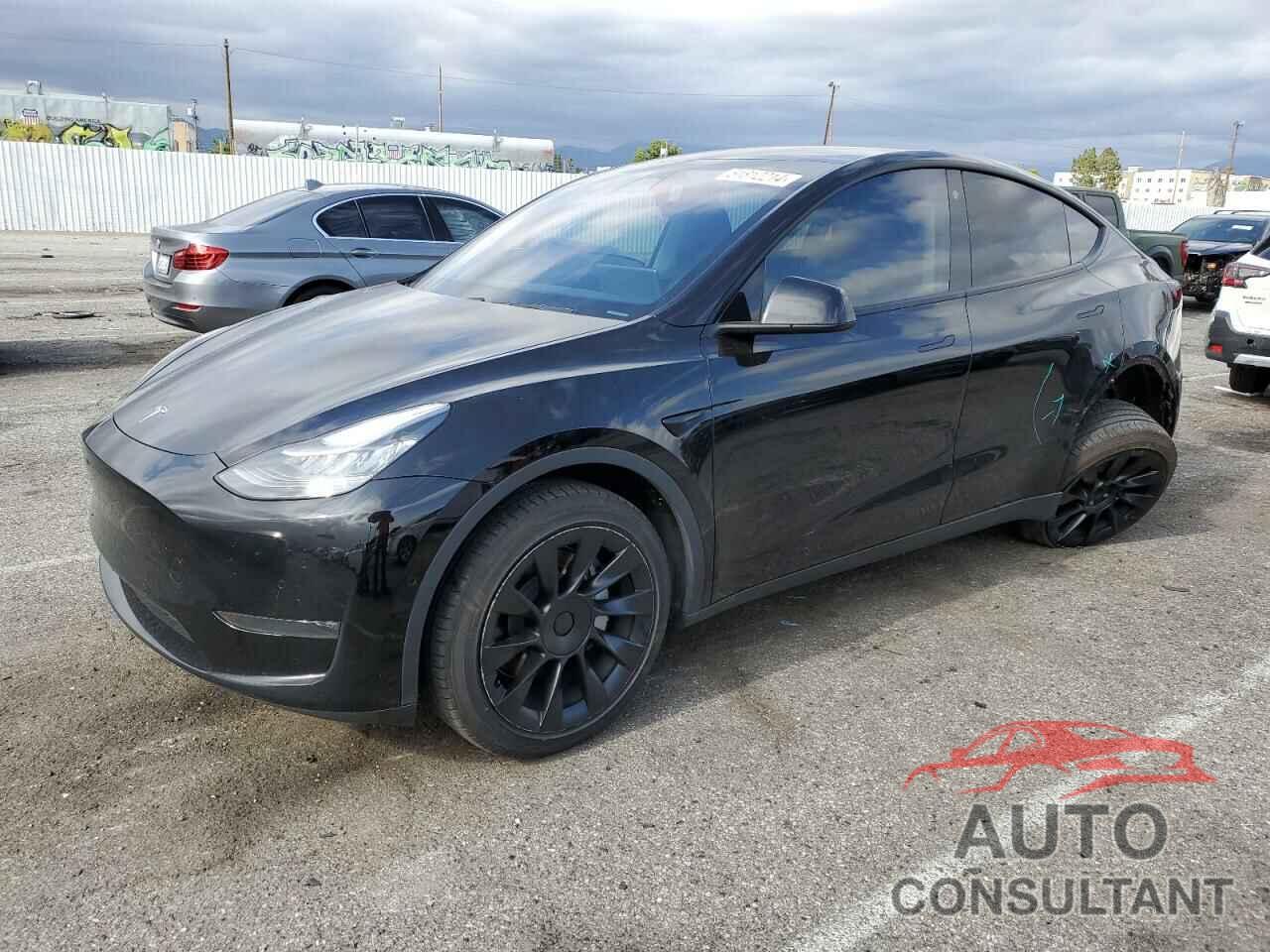 TESLA MODEL Y 2021 - 5YJYGDEEXMF080571