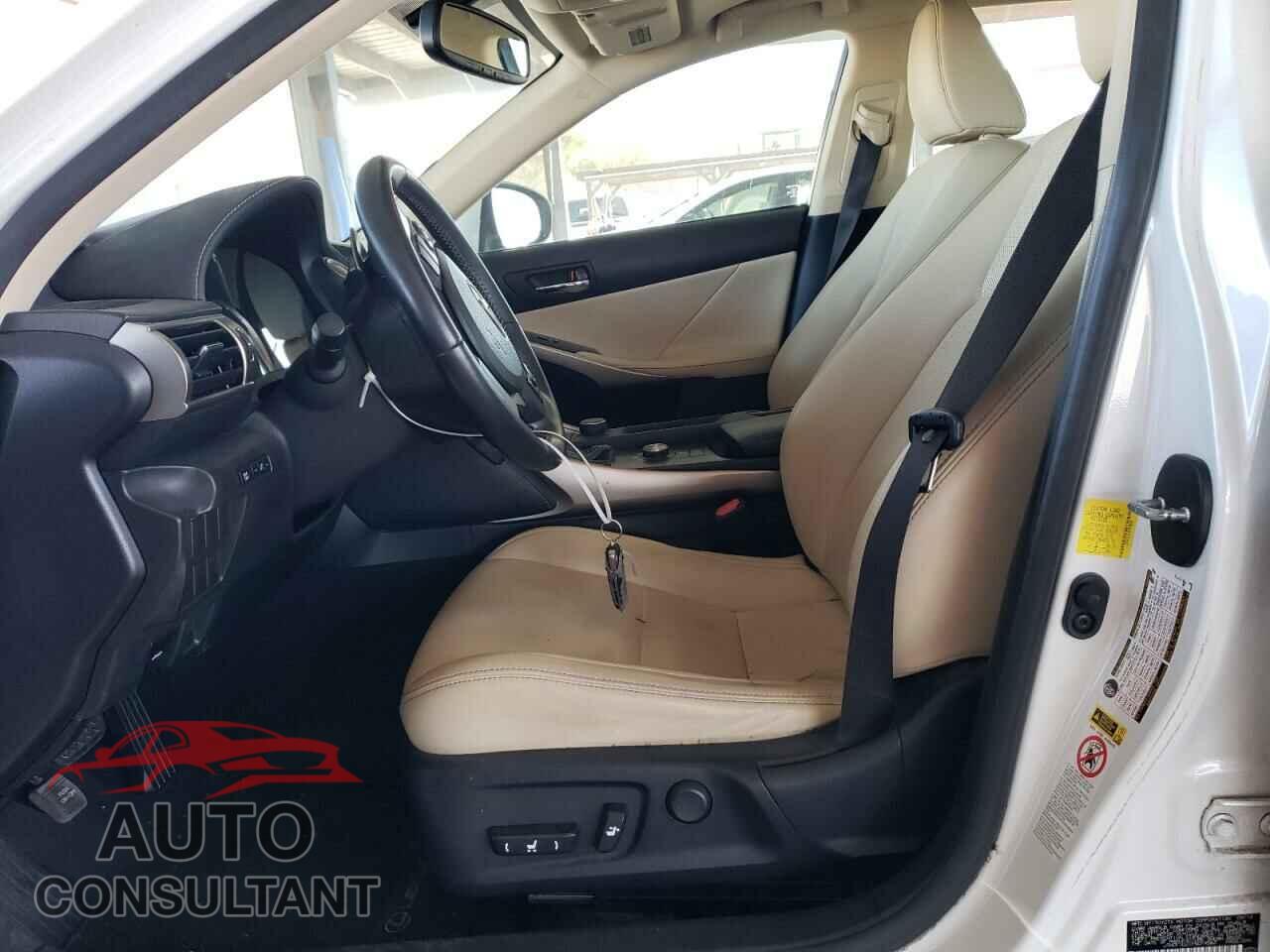 LEXUS IS 2015 - JTHCF1D21F5019583