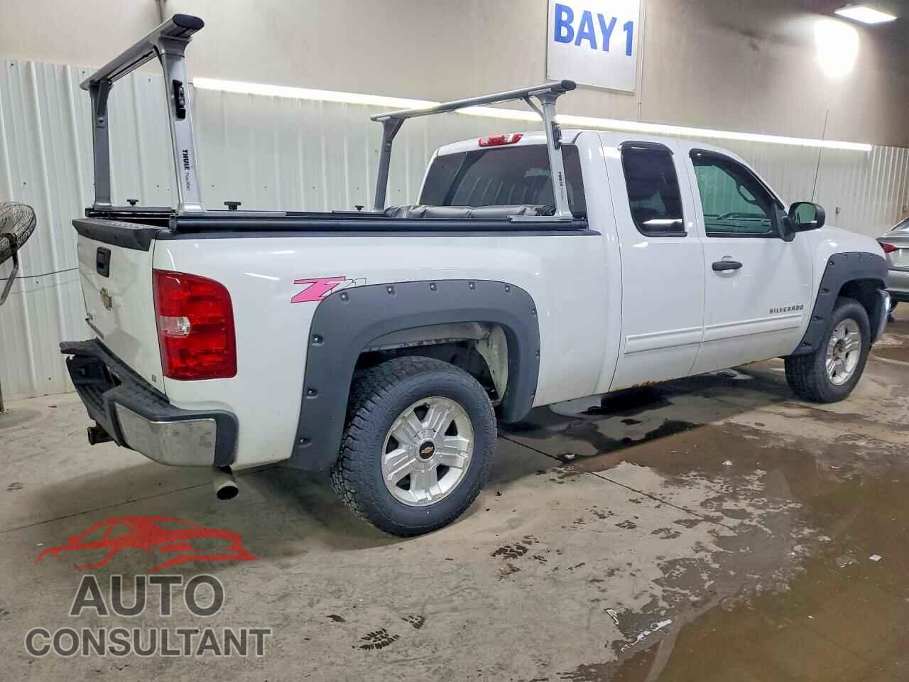 CHEVROLET SILVERADO 2011 - 1GCRKSE32BZ434984