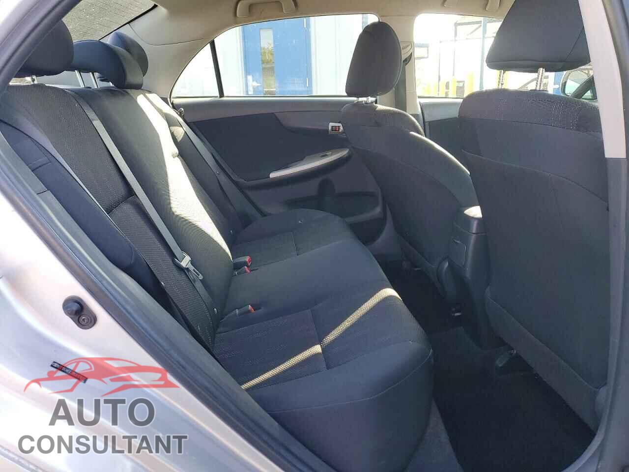 TOYOTA COROLLA 2011 - 2T1BU4EE3BC617832