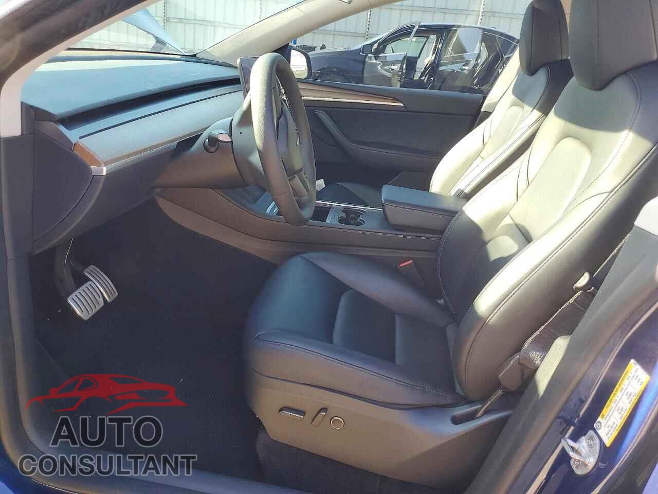 TESLA MODEL Y 2024 - 7SAYGDEF9RF154551
