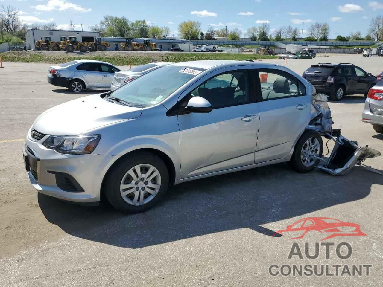CHEVROLET SONIC 2018 - 1G1JB5SHXJ4136217