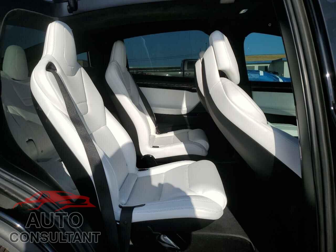 TESLA MODEL X 2017 - 5YJXCBE21HF063973