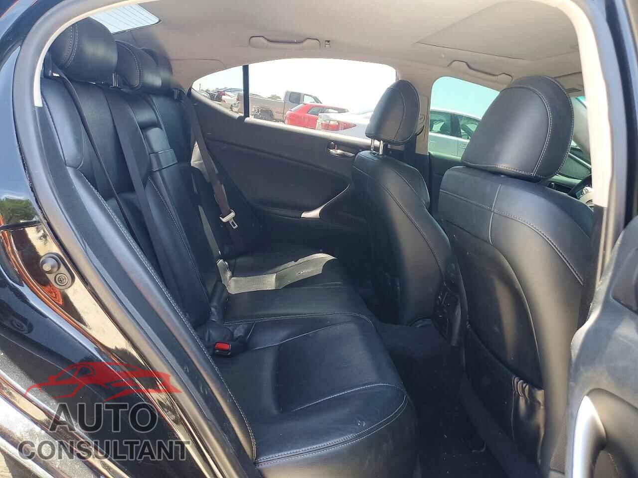 LEXUS IS 2011 - JTHBF5C29B5151666