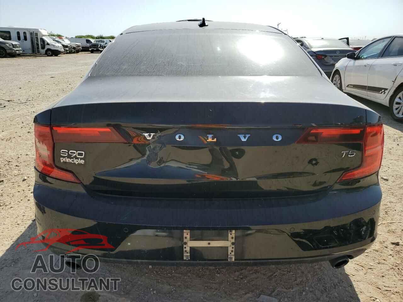 VOLVO S90 2018 - LVY982AK2JP019985
