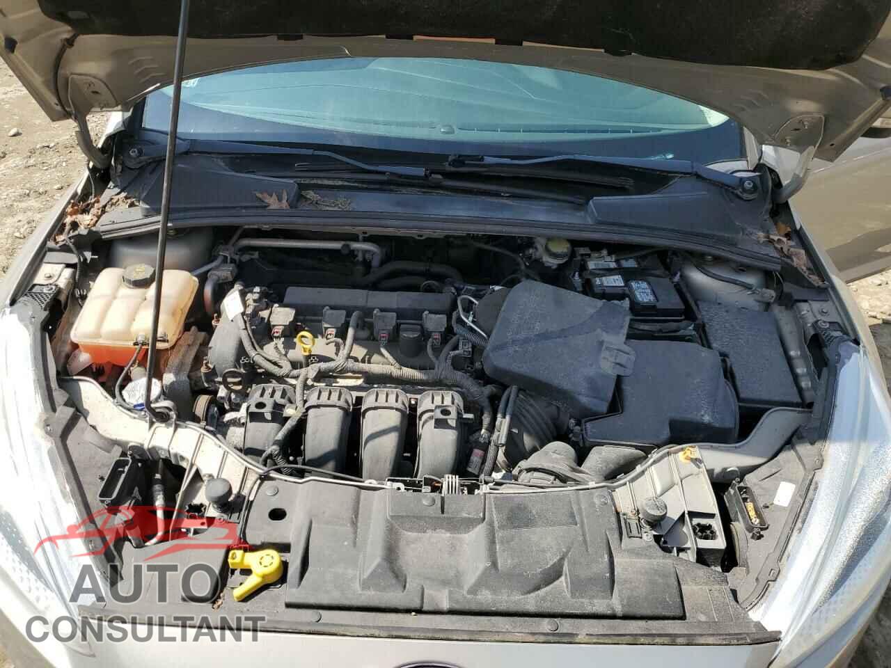 FORD FOCUS 2015 - 1FADP3F28FL208776