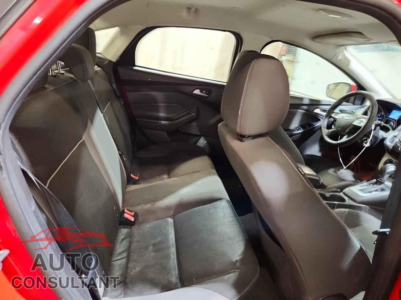 FORD FOCUS 2014 - 1FADP3F26EL124275
