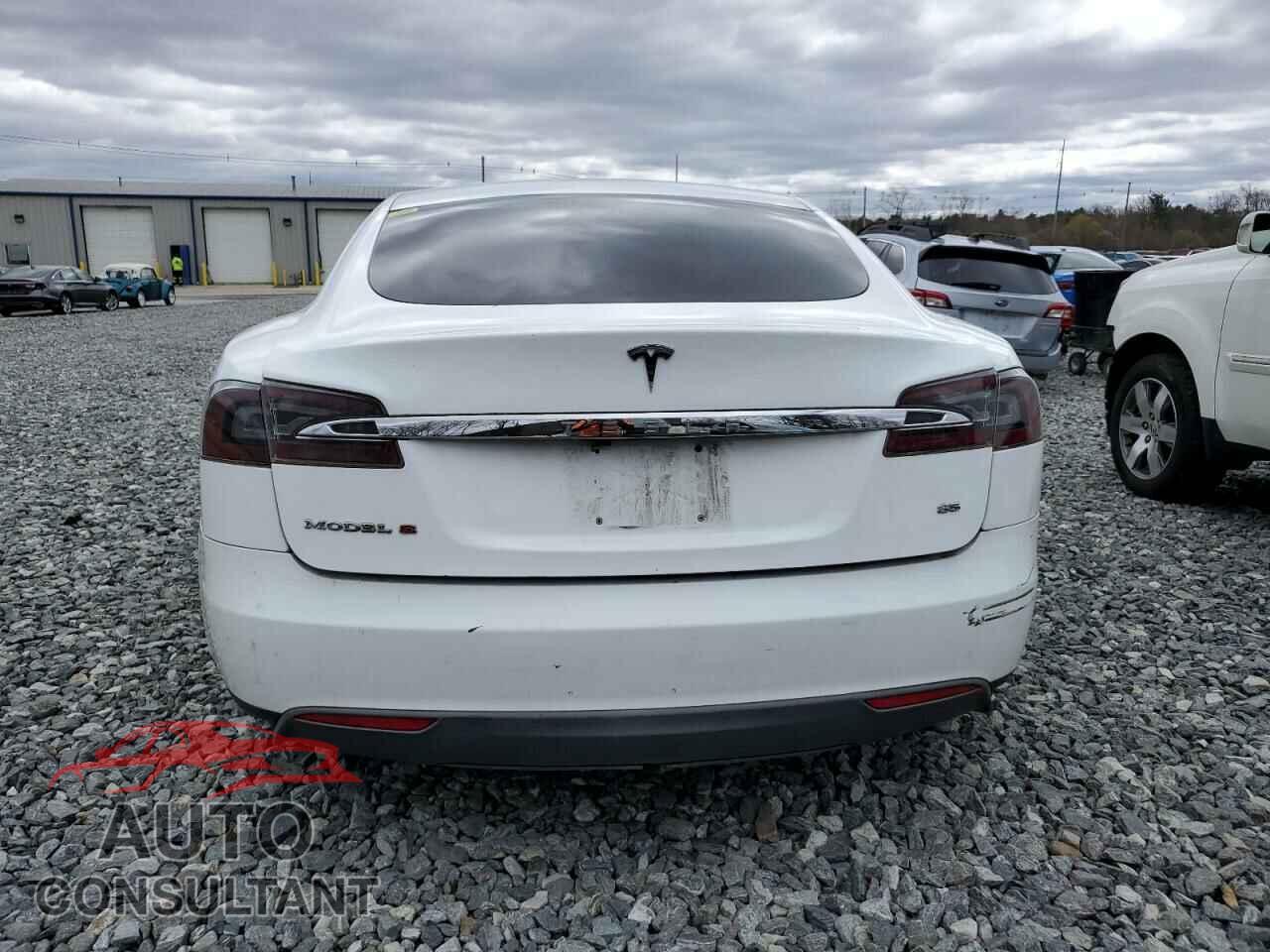 TESLA MODEL S 2013 - 5YJSA1DN6DFP11453