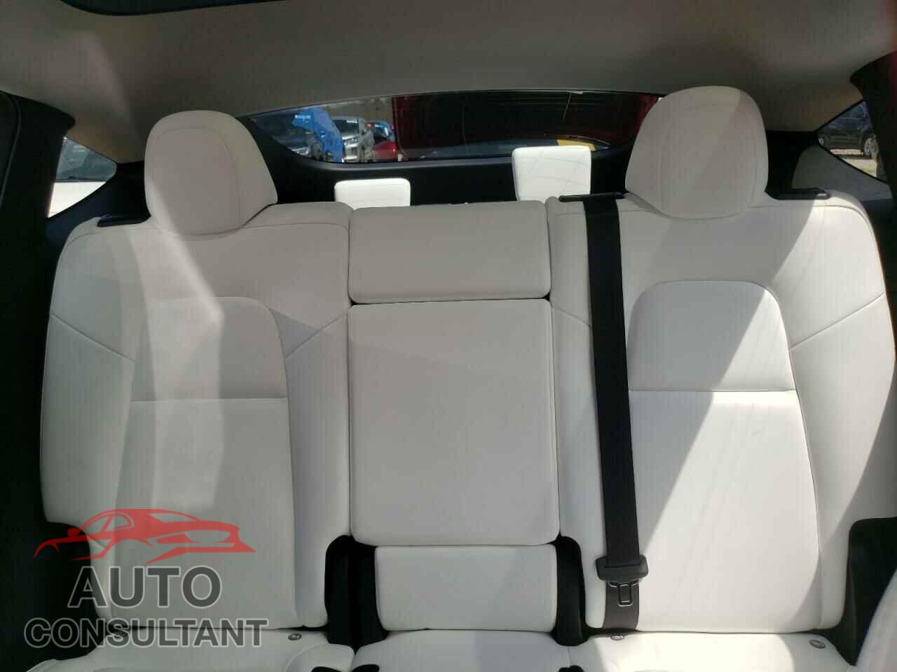 TESLA MODEL Y 2024 - 7SAYGAEE2RF048805