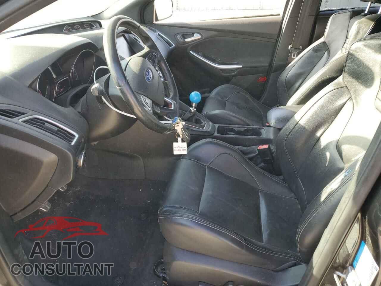 FORD FOCUS 2015 - 1FADP3L90FL281075