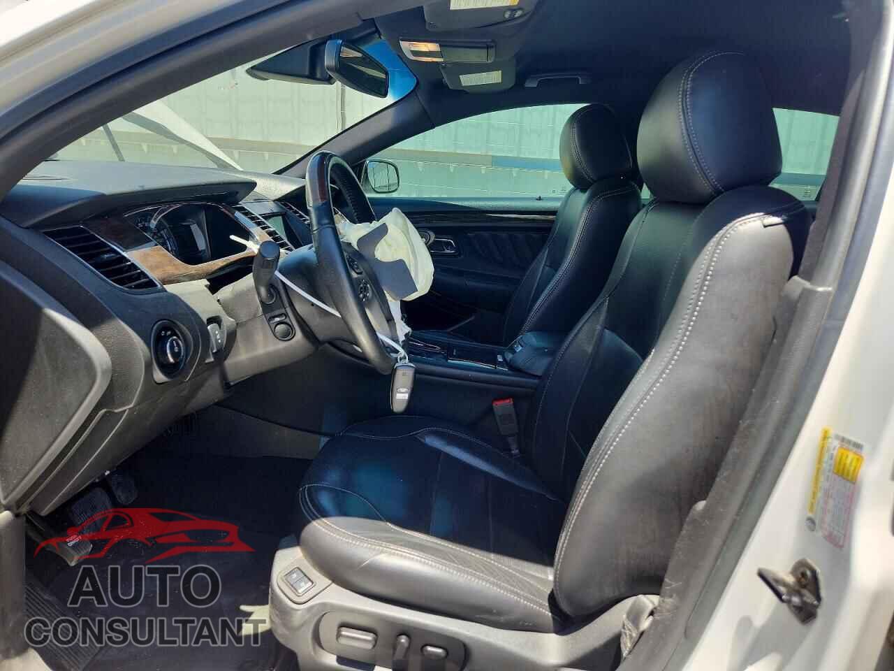 FORD TAURUS 2018 - 1FAHP2F85JG134721