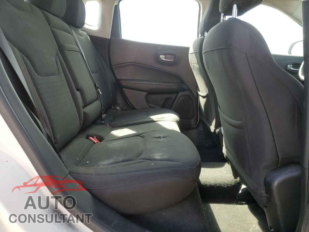 JEEP COMPASS 2018 - 3C4NJCAB9JT411244