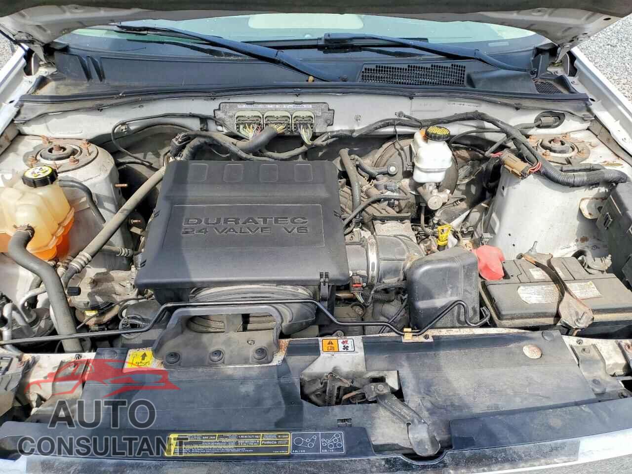 FORD ESCAPE 2010 - 1FMCU9DG8AKD28359
