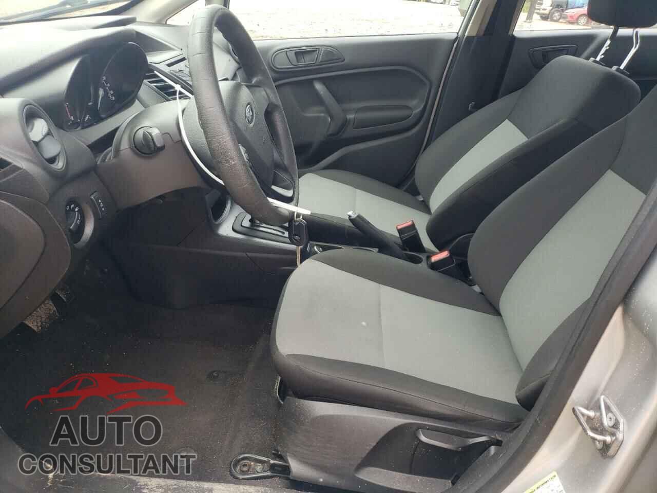 FORD FIESTA 2016 - 3FADP4AJ2GM156033