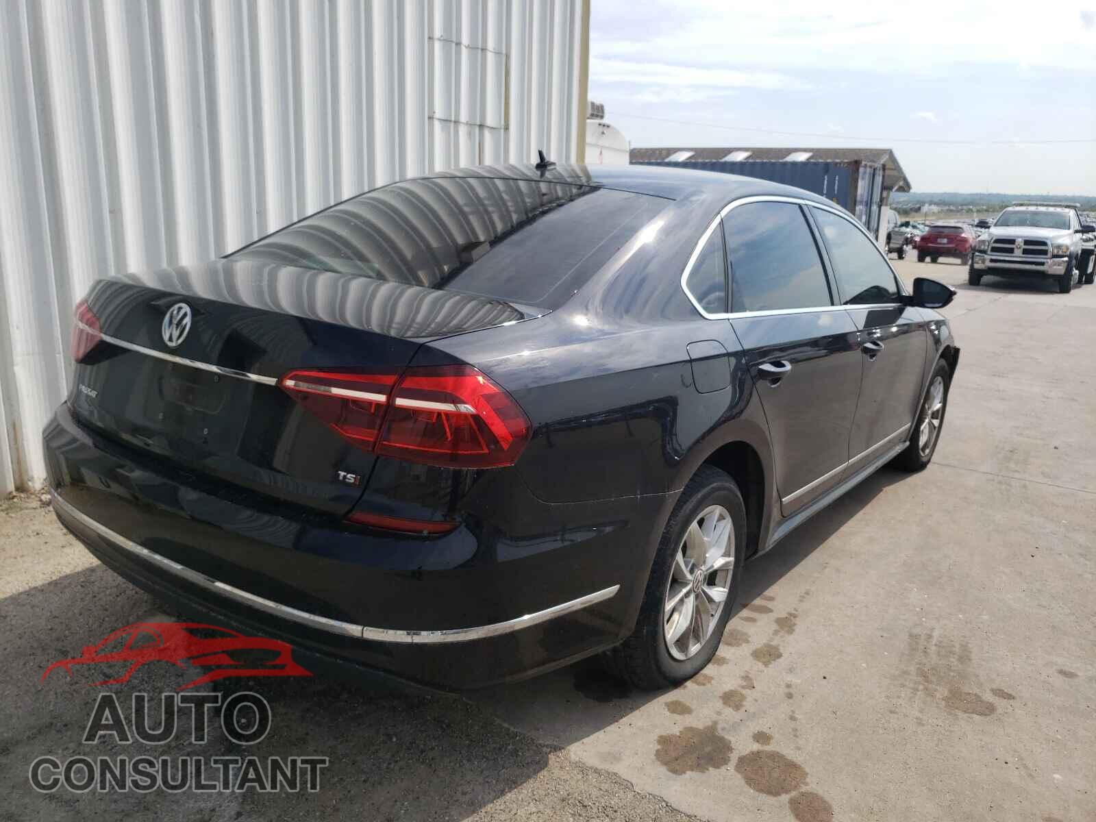 VOLKSWAGEN PASSAT 2017 - 1VWAT7A31HC011111