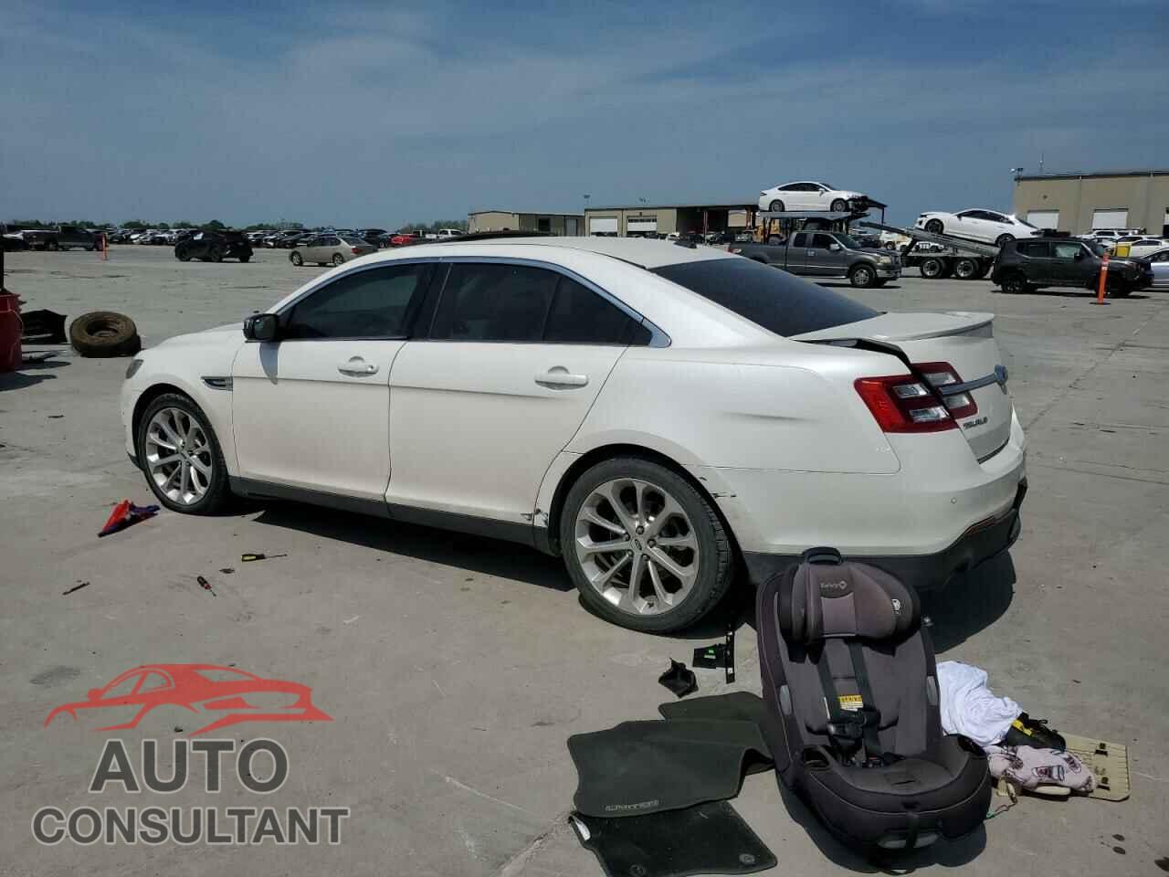 FORD TAURUS 2018 - 1FAHP2F80JG103103