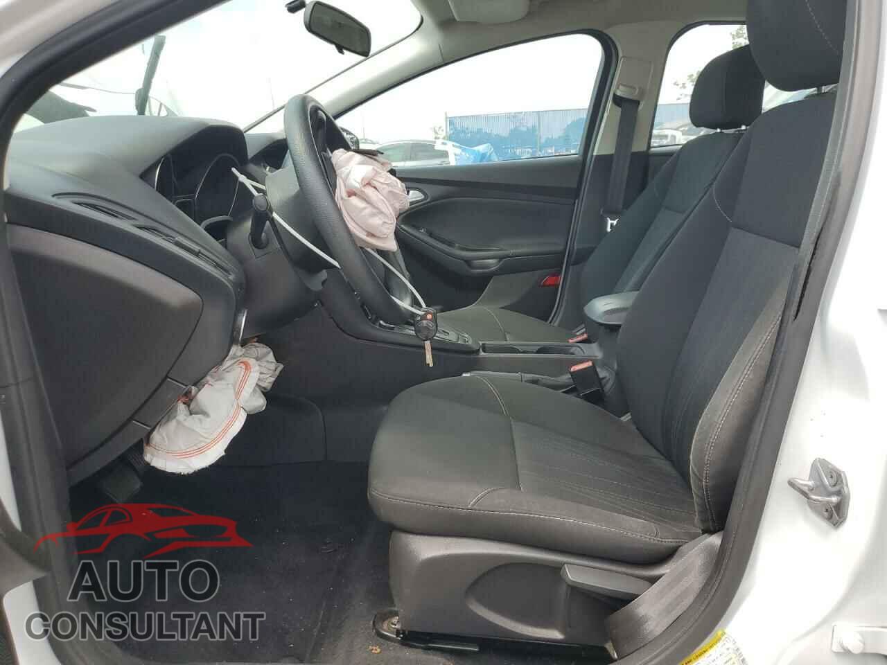 FORD FOCUS 2016 - 1FADP3F24GL228749