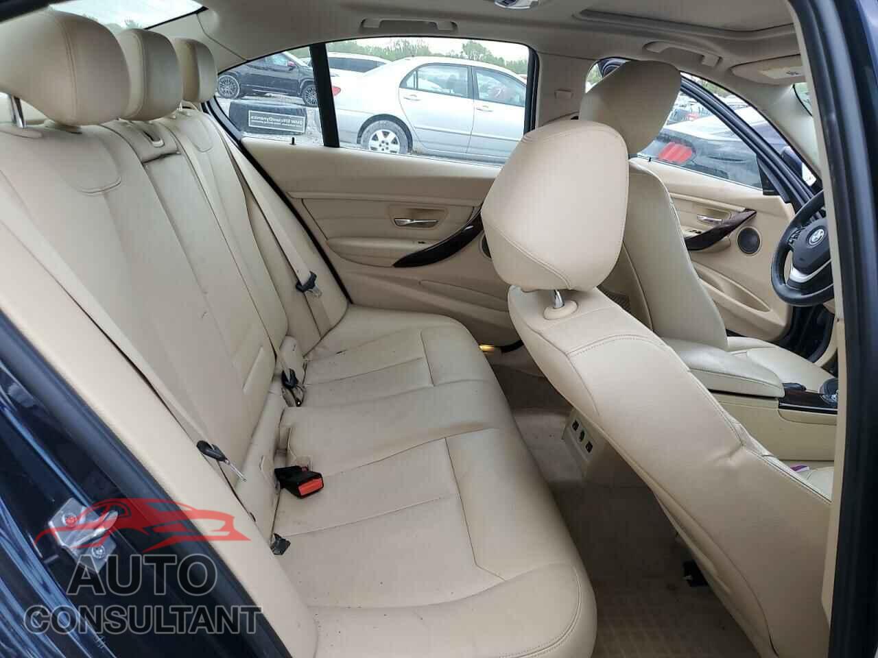 BMW 3 SERIES 2013 - WBA3B9G53DNR89656