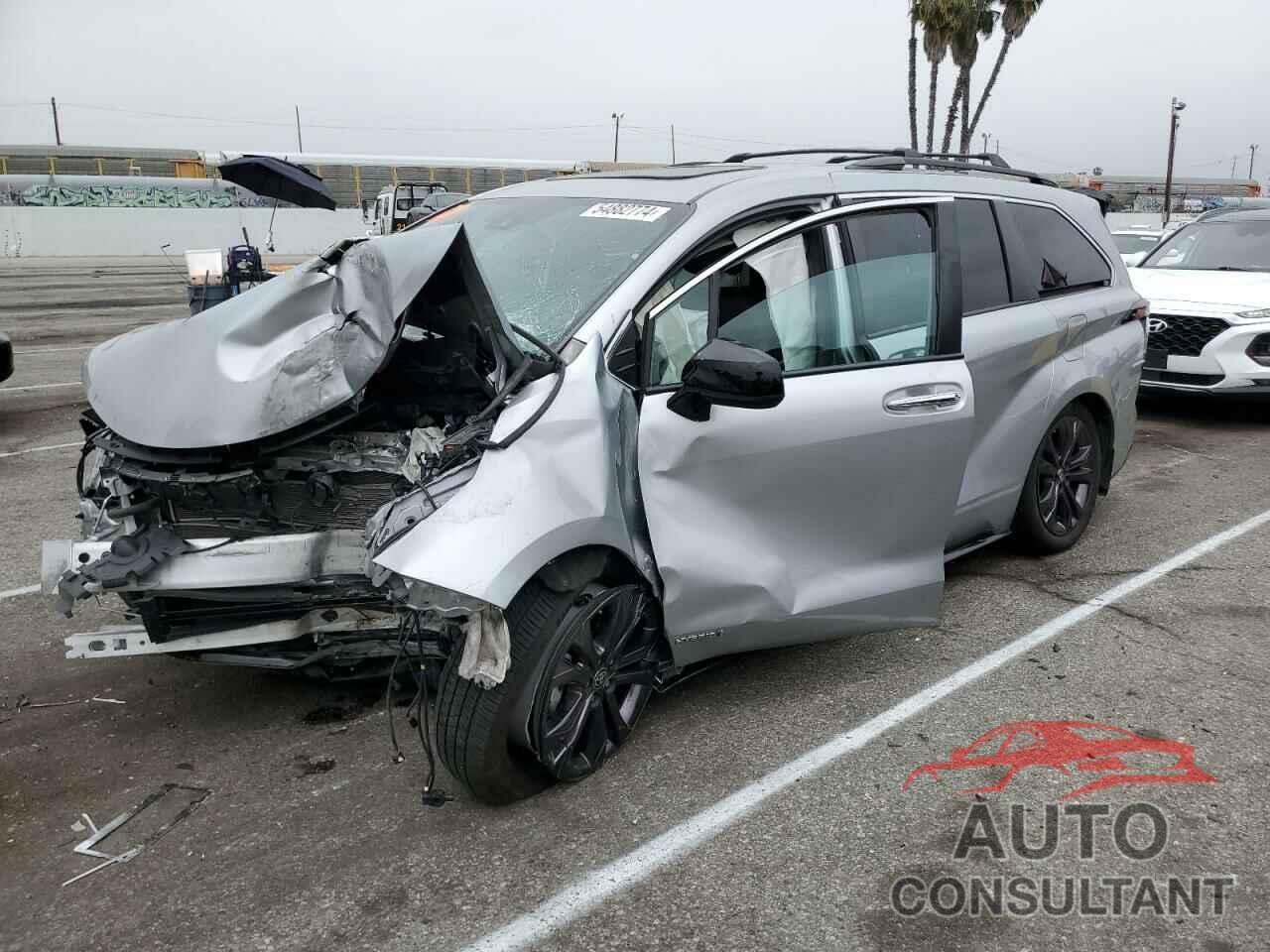 TOYOTA SIENNA 2021 - 5TDXRKEC5MS041391