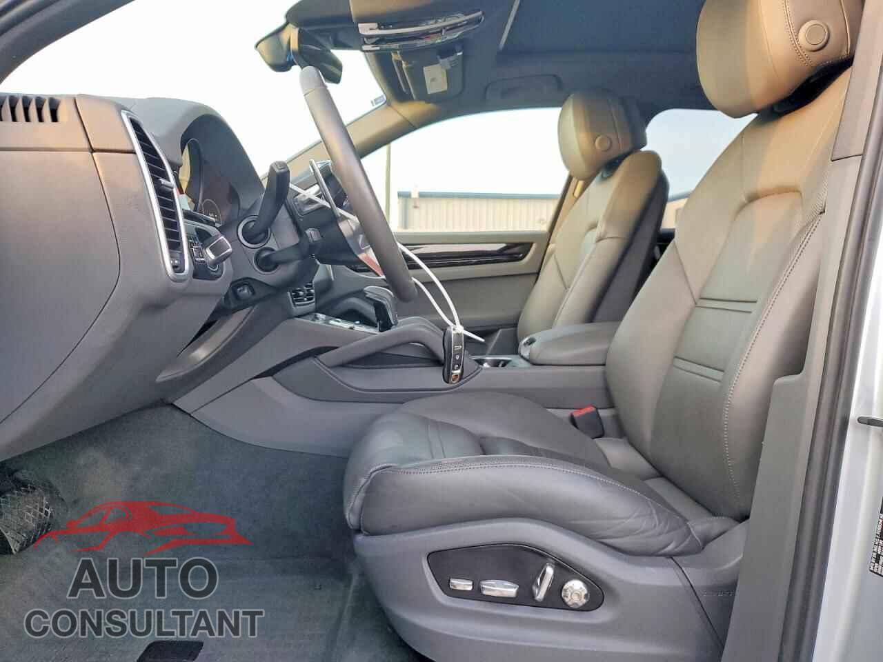 PORSCHE CAYENNE 2019 - WP1AA2AY1KDA11410