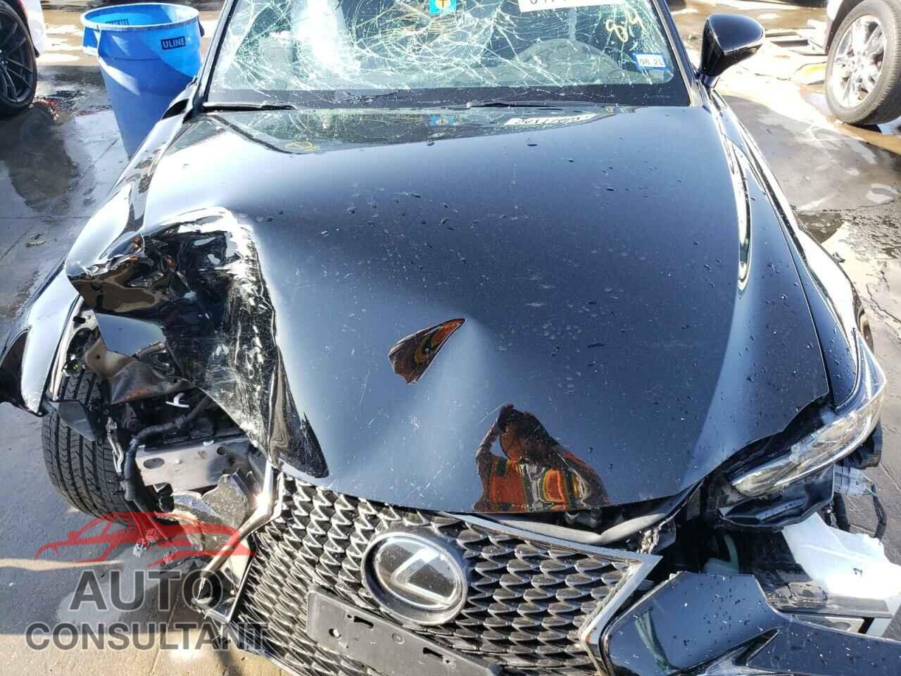 LEXUS IS 2020 - JTHGA1D27L5104195
