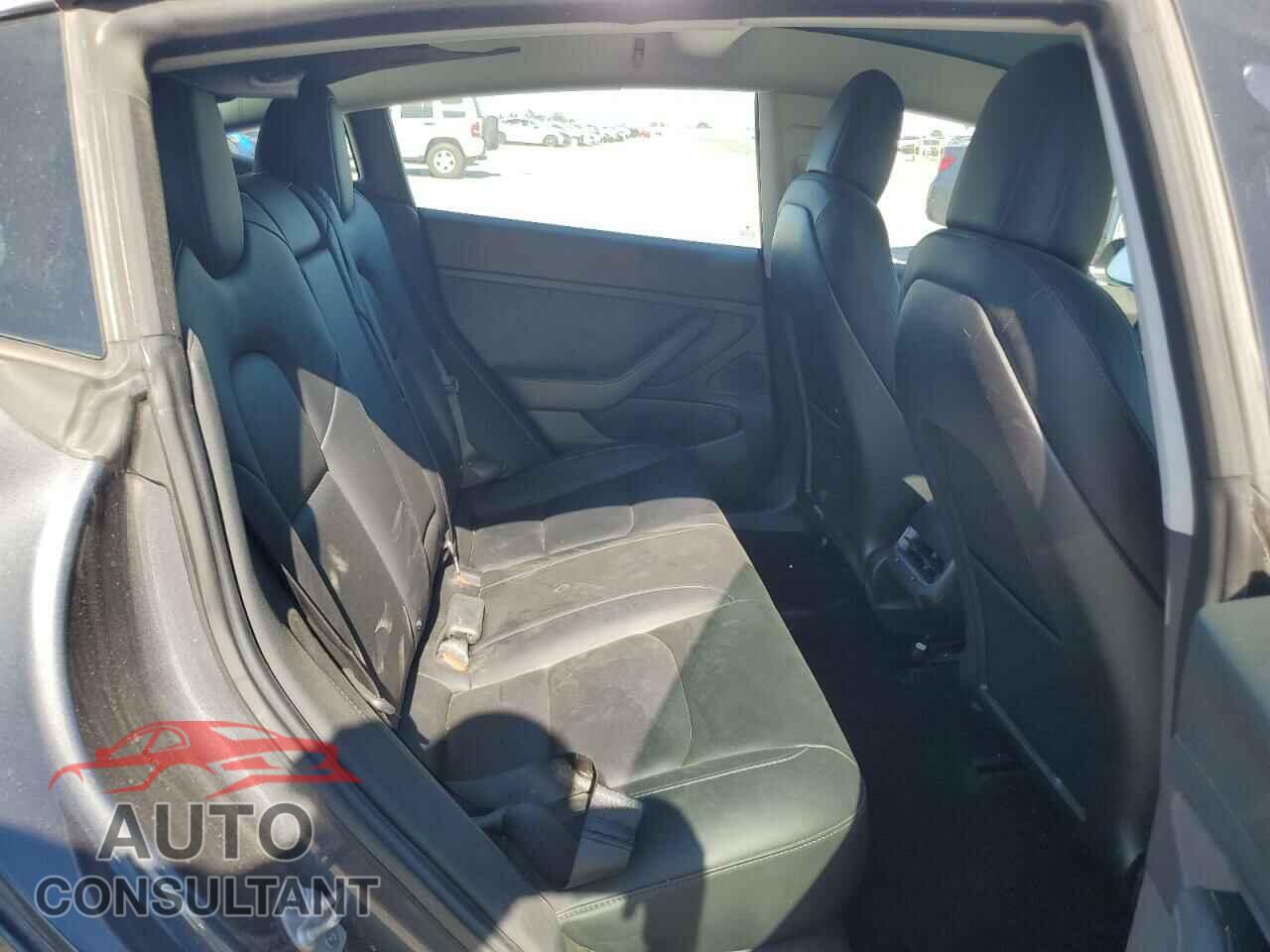 TESLA MODEL 3 2018 - 5YJ3E1EBXJF144673