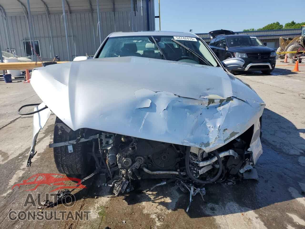 AUDI A8 2011 - WAUAVAFD7BN026927