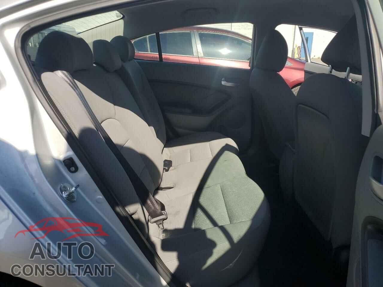 KIA FORTE 2017 - 3KPFK4A71HE048357