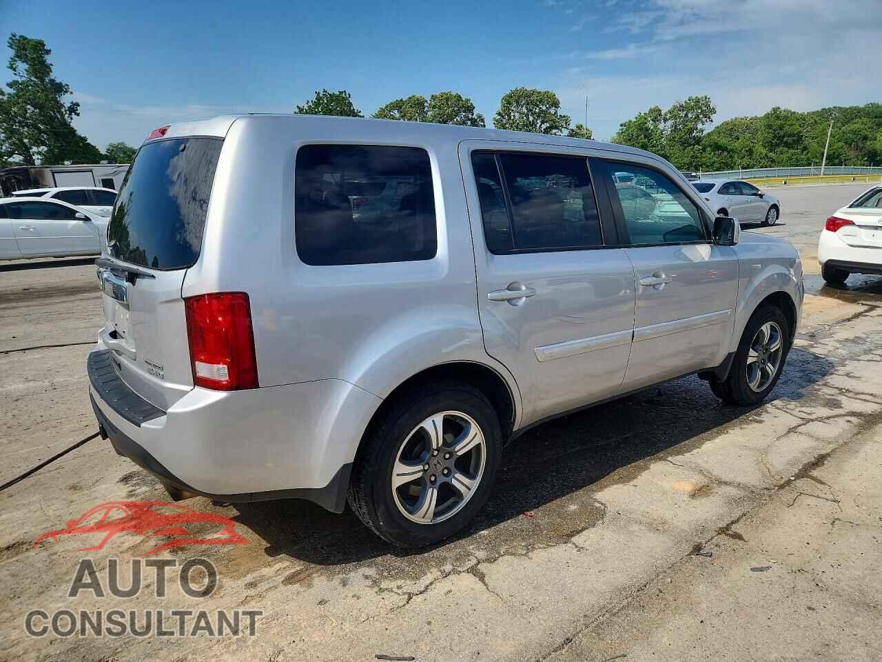 HONDA PILOT 2015 - 5FNYF4H33FB067578