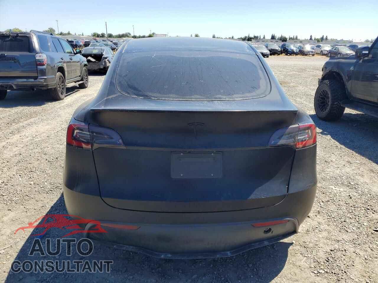 TESLA MODEL Y 2024 - 7SAYGAEE9RF178743