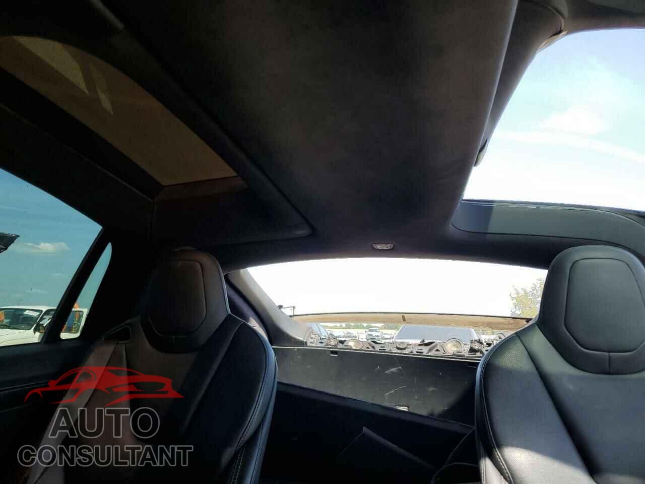 TESLA MODEL X 2018 - 5YJXCBE43JF109231