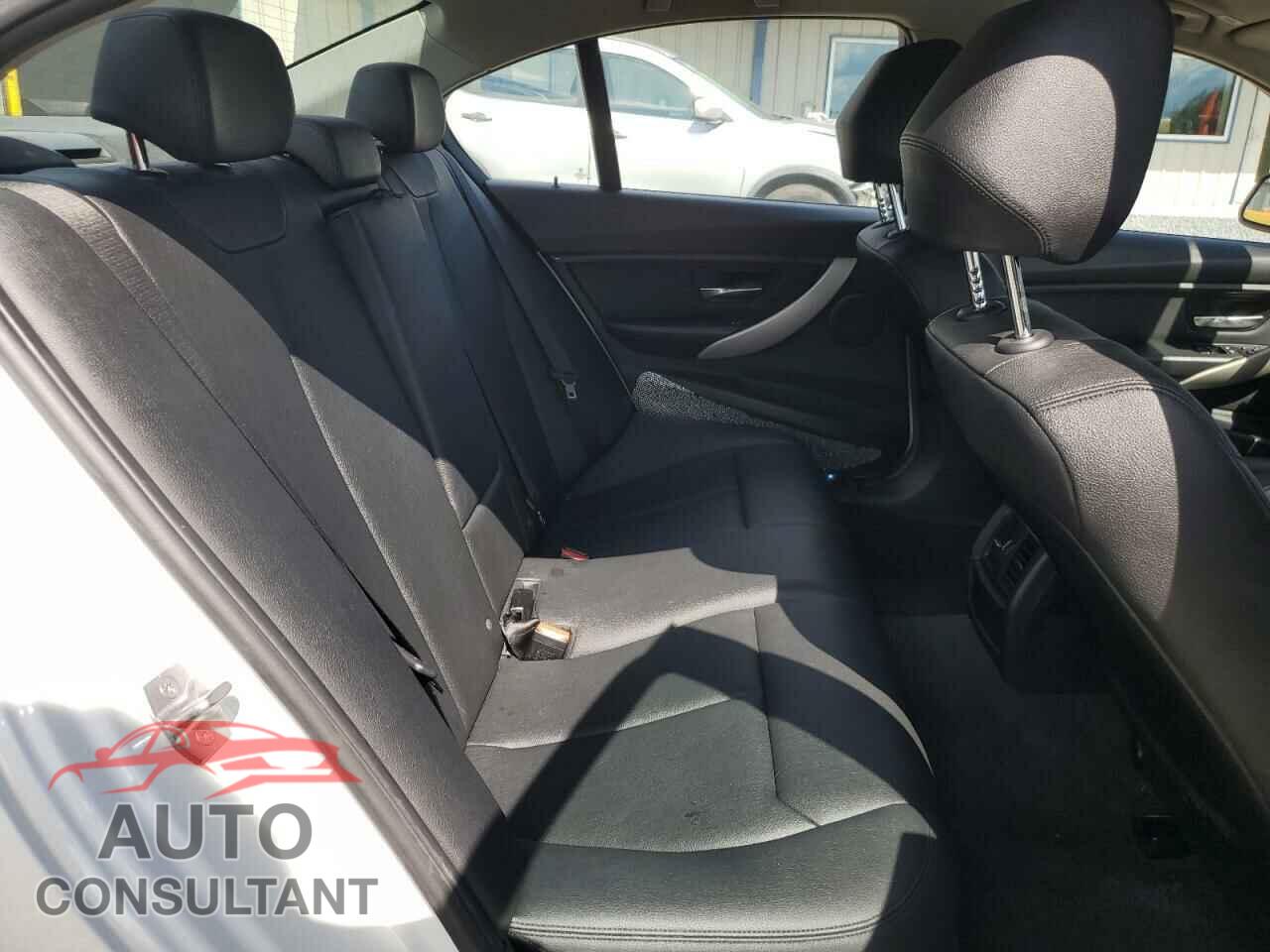 BMW 3 SERIES 2018 - WBA8A9C55JK623449