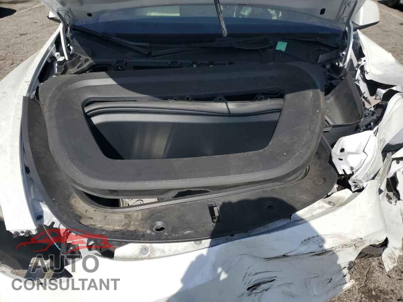 TESLA MODEL Y 2024 - 7SAYGDEE4RF064716
