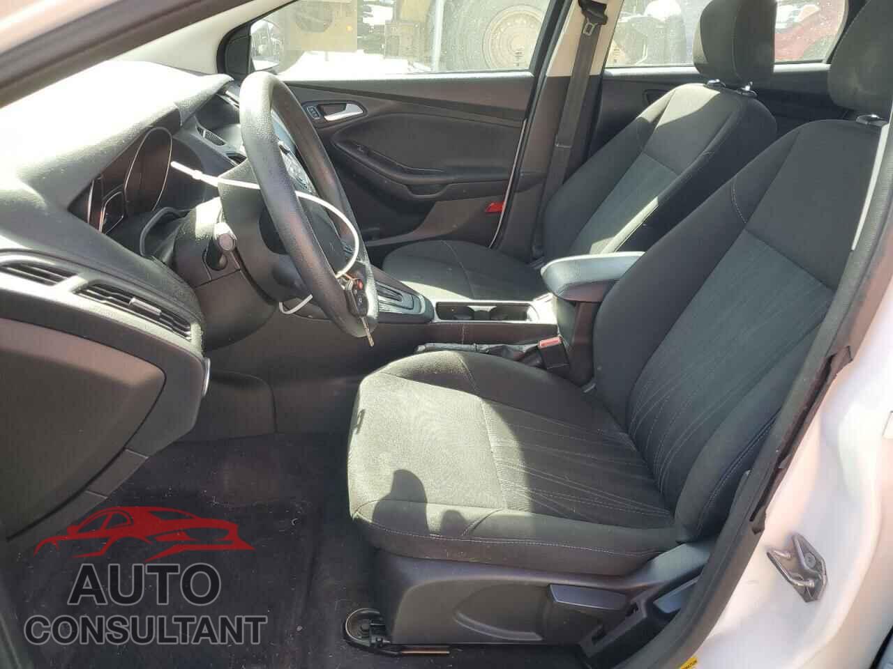 FORD FOCUS 2015 - 1FADP3K2XFL300980