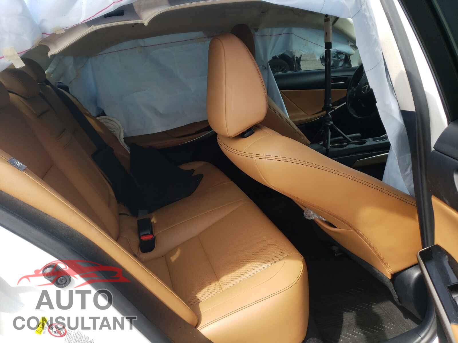 LEXUS IS 2017 - JTHBA1D20H5056525